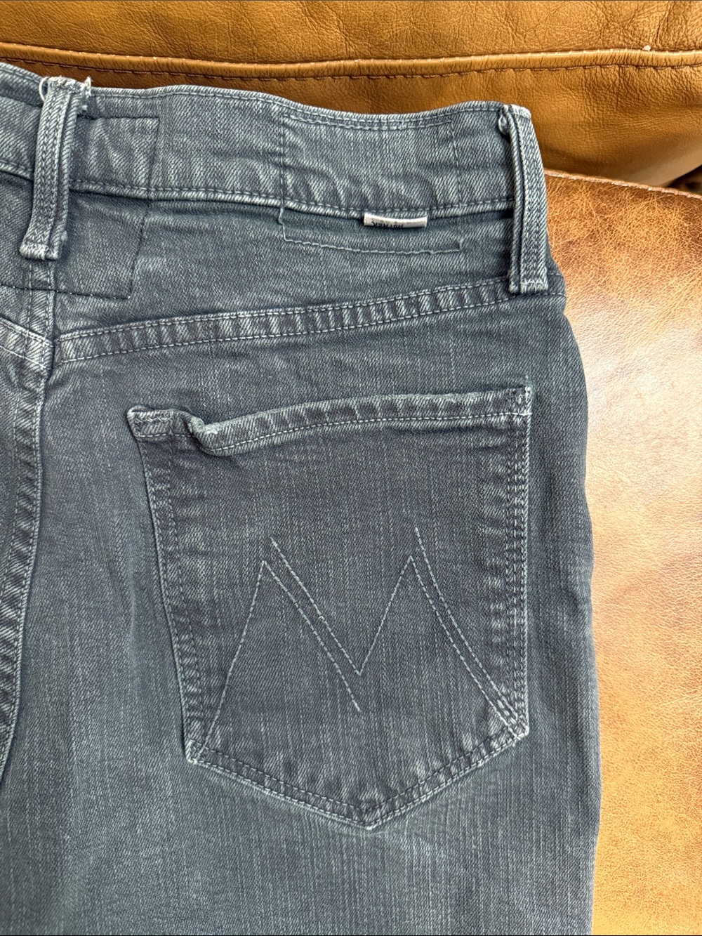 MOTHER Denim The Tripper Cutoff Fray Shorts Sz 26 The Devil May Care Black Grey - Picture 6 of 10